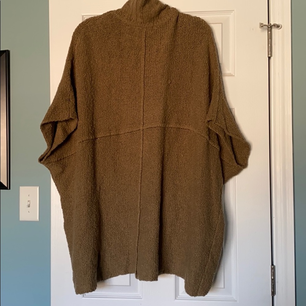 Sweater Poncho - Picture 2 of 3